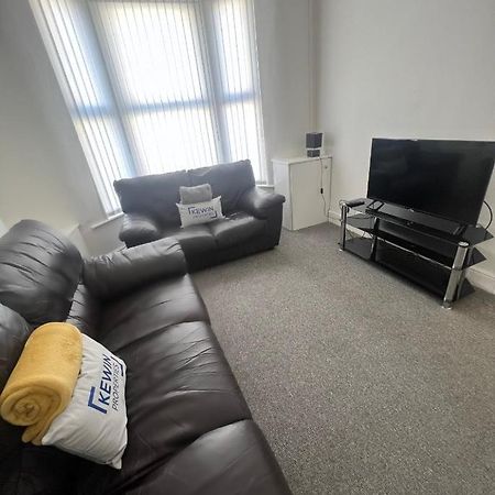 Large 3 Bed - 10 Mins To Centre Villa Liverpool Eksteriør billede