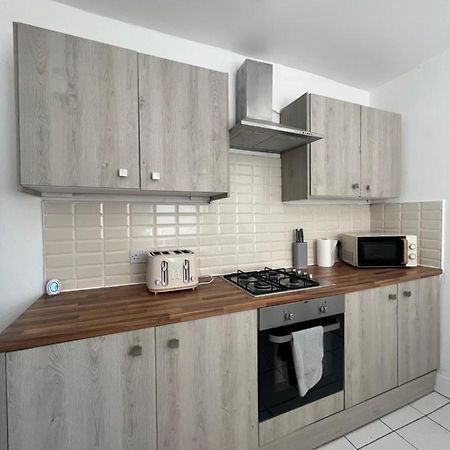 Large 3 Bed - 10 Mins To Centre Villa Liverpool Eksteriør billede