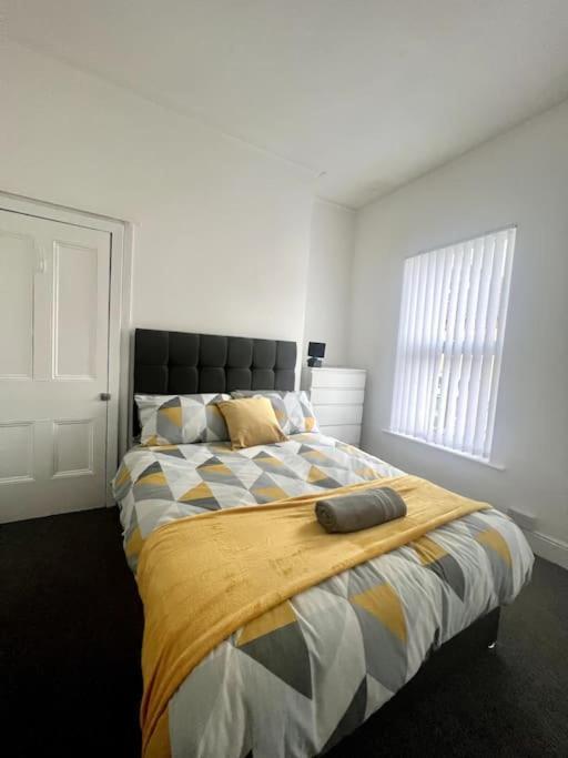 Large 3 Bed - 10 Mins To Centre Villa Liverpool Eksteriør billede