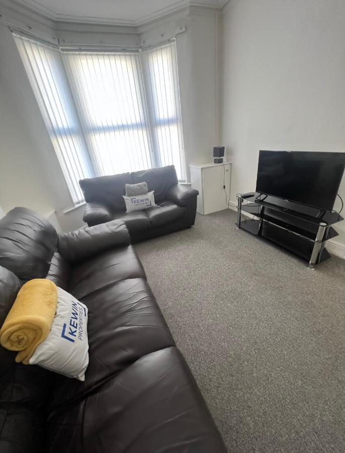 Large 3 Bed - 10 Mins To Centre Villa Liverpool Eksteriør billede