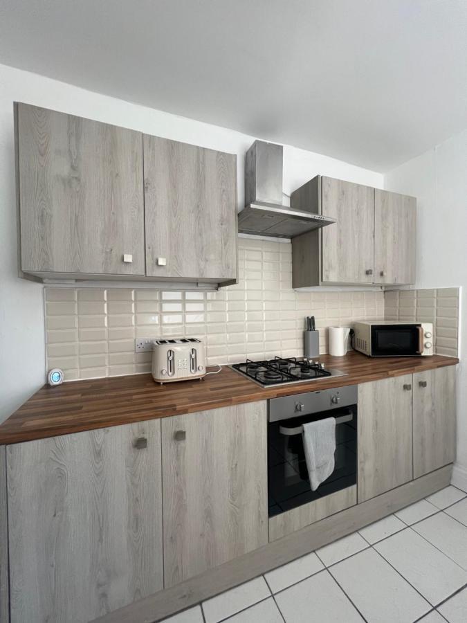 Large 3 Bed - 10 Mins To Centre Villa Liverpool Eksteriør billede